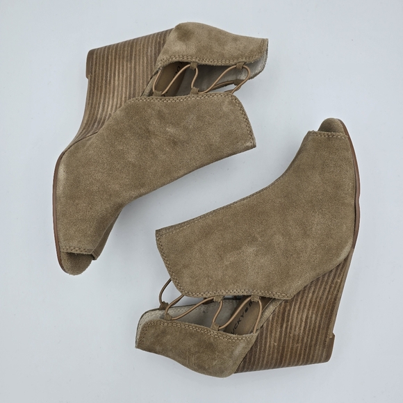 Lucky Brand Reevas Wedge Peep-Toe Ankle Booties, Tan Suede, Women's 10 - Picture 16 of 16